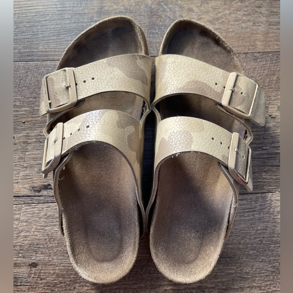 Birkenstock Arizona two strap  Camo  print sandal size 38
